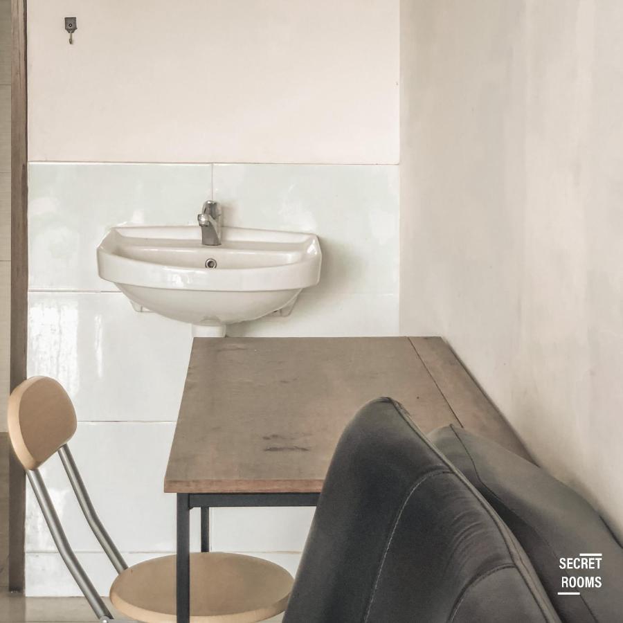 Gateway Pasteur Apartment By Secret Rooms Bandung Bagian luar foto