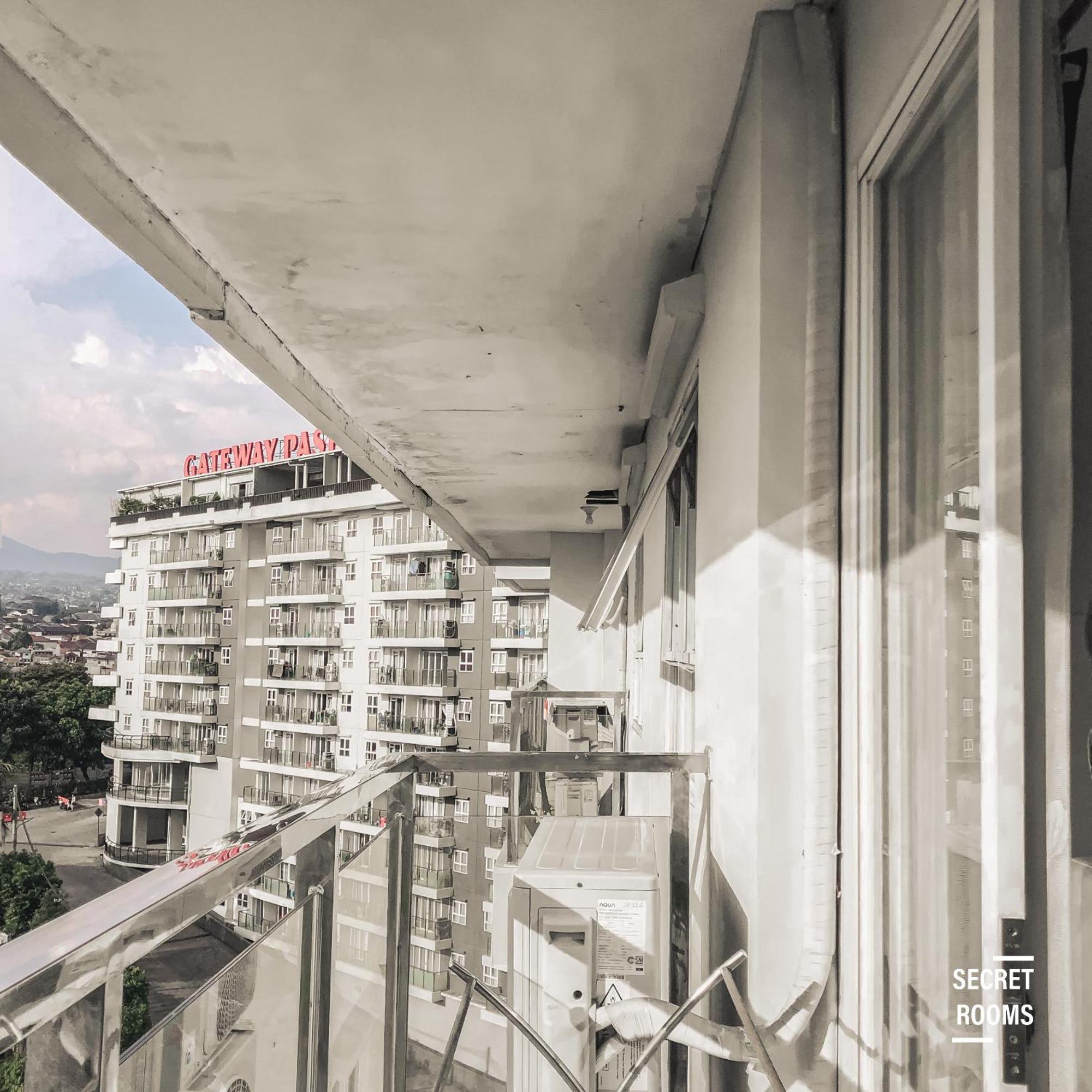 Gateway Pasteur Apartment By Secret Rooms Bandung Ruang foto